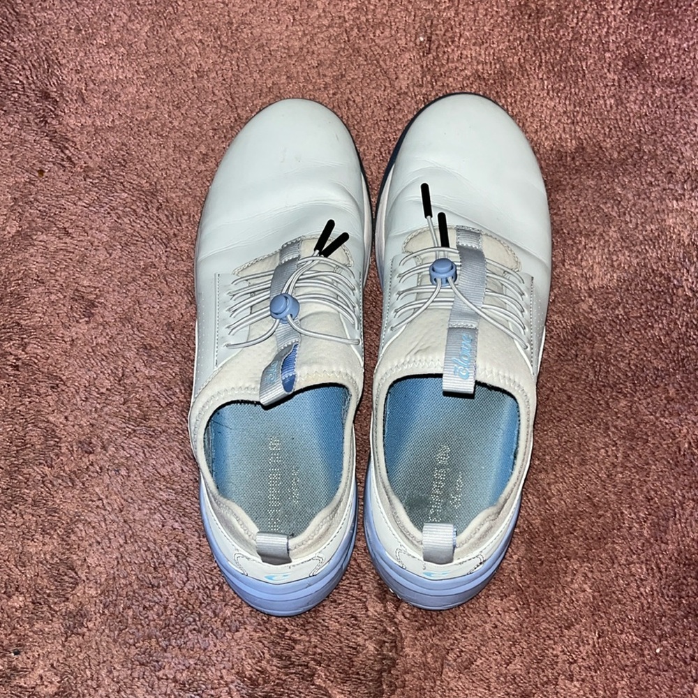 Men’s Clove Nursing Shoe size 11.5